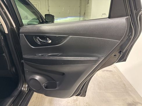 Used 2015 Nissan Rogue SL w/ SL Premium Package image 39