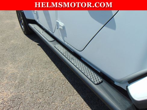 Used 2023 Jeep Gladiator Overland AWD/4WD image 19