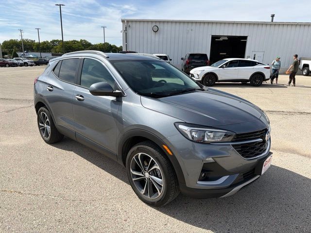 Used 2022 Buick Encore GX Select AWD/4WD image 3