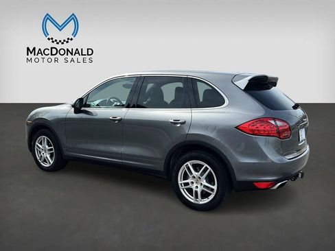 Used 2014 Porsche Cayenne Platinum Edition image 5