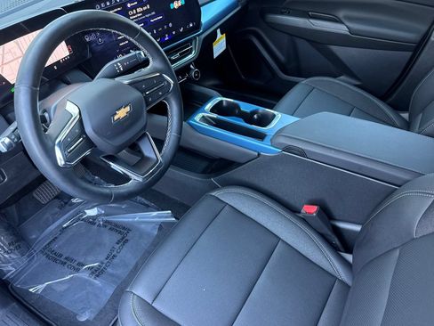 Used 2026 Chevrolet Equinox EV LT FWD image 11