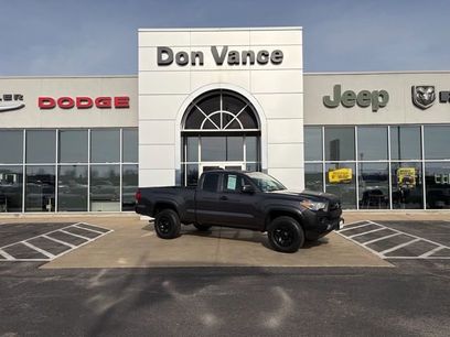 Used 2016 Toyota Tacoma SR
