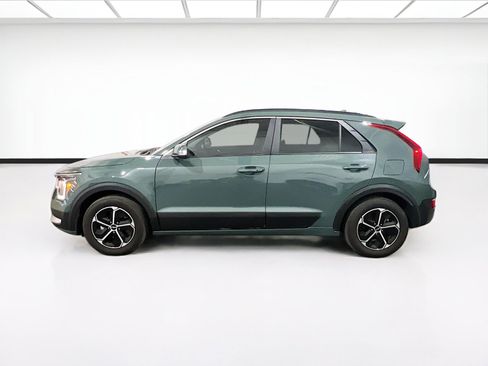 Used 2025 Kia Niro EX FWD image 23