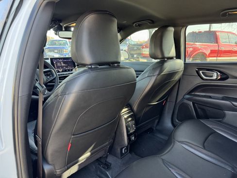 Used 2024 Jeep Compass Trailhawk image 12