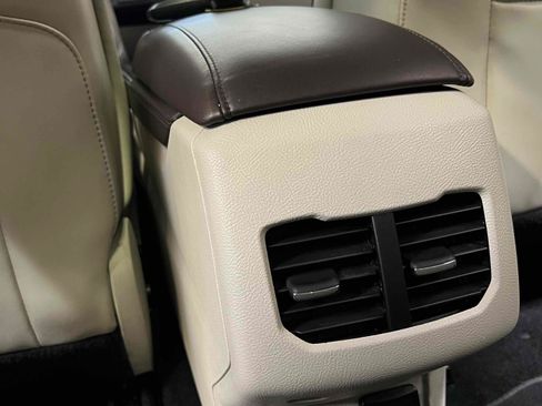 Used 2017 Ford Fusion Energi Platinum FWD image 21