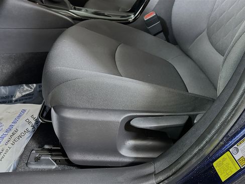 Used 2022 Toyota Corolla LE image 17