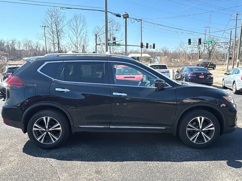 Used 2018 Nissan Rogue SL w/ Premium Package image 6