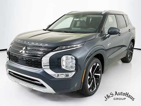 Used 2024 Mitsubishi Outlander SEL Black Edition AWD/4WD image 3