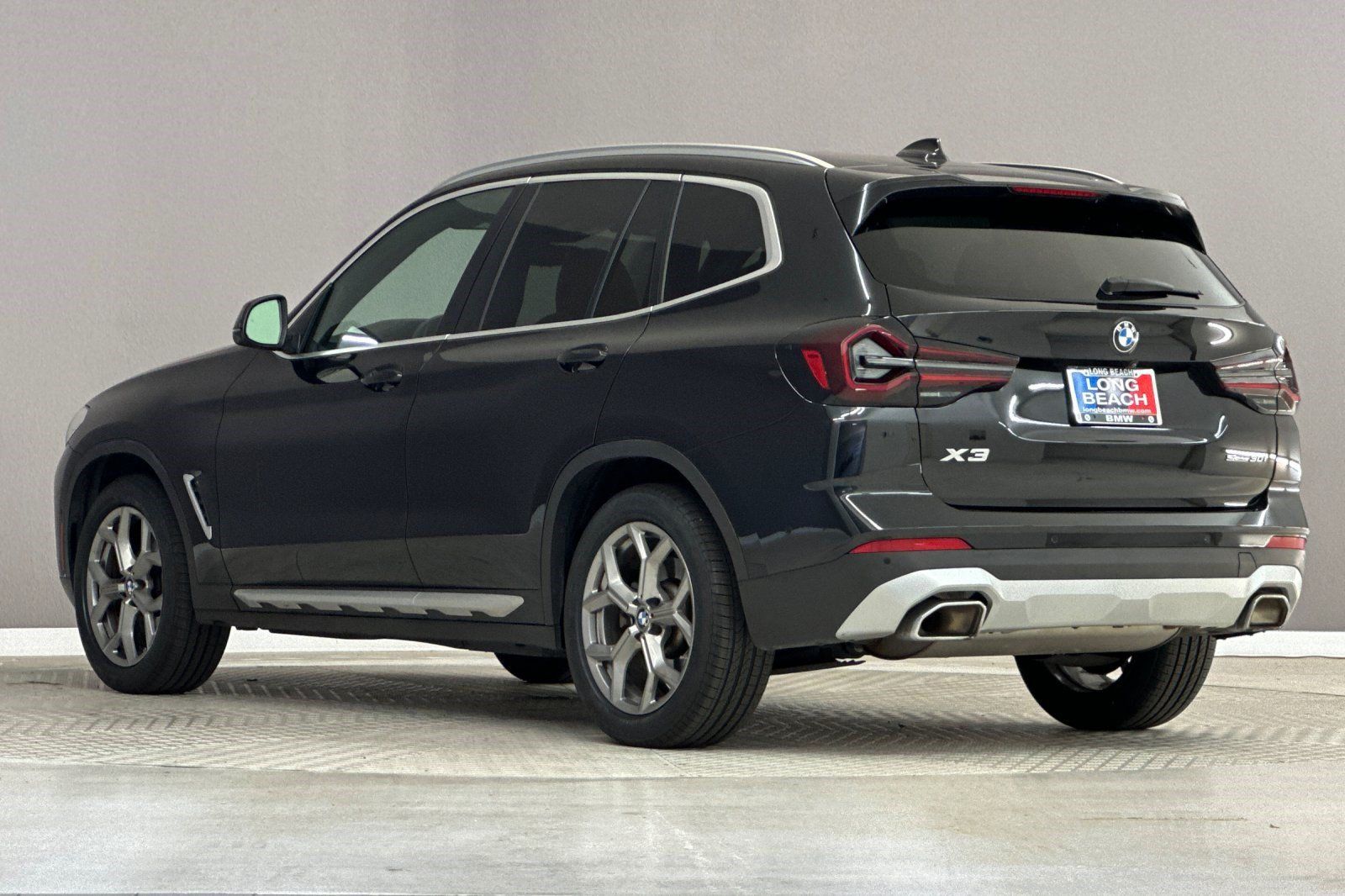 Used 2024 BMW X3 sDrive30i w/ Convenience Package RWD image 3