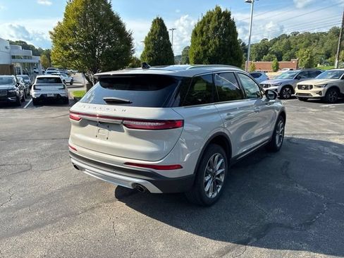 Used 2022 Lincoln Corsair AWD w/ Premium Package image 5
