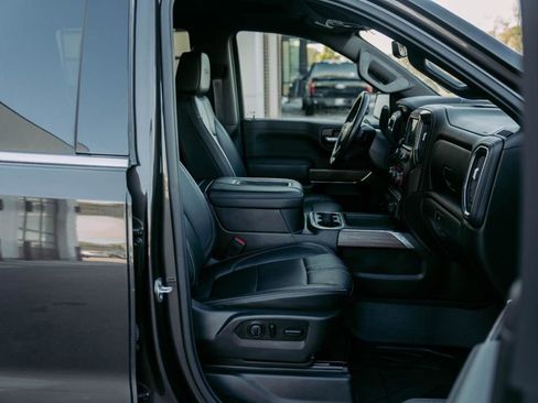 Used 2021 Chevrolet Silverado 1500 High Country w/ Technology Package image 15