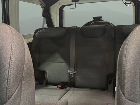 Used 2025 Jeep Wrangler Unlimited Rubicon AWD/4WD image 20