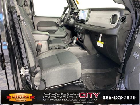 New 2026 Jeep Wrangler Unlimited Sport image 33