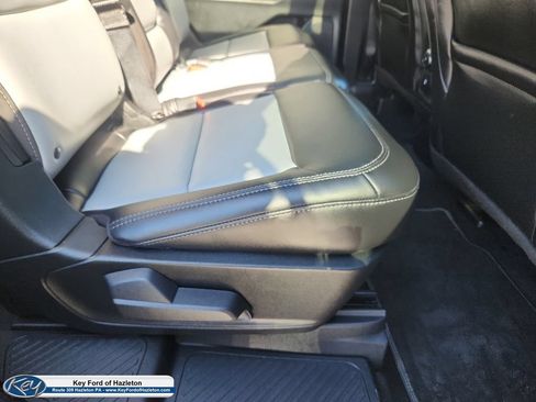 Used 2023 Ford Explorer XLT w/ Equipment Group 202A AWD/4WD image 33