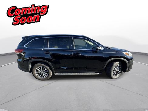 Used 2018 Toyota Highlander XLE image 5