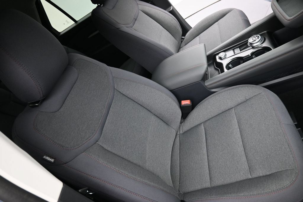 Used 2026 Ford Explorer Active AWD/4WD image 19