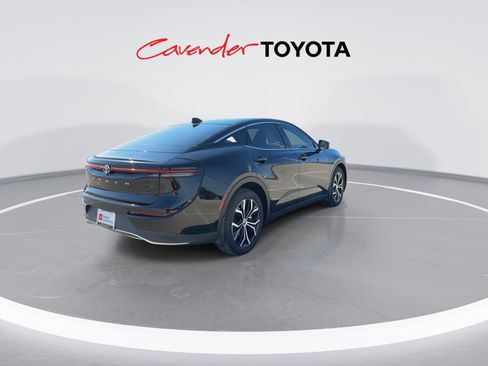 Certified 2023 Toyota Crown XLE image 8