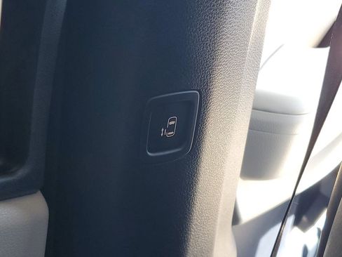 New 2026 Kia Carnival EX FWD image 24