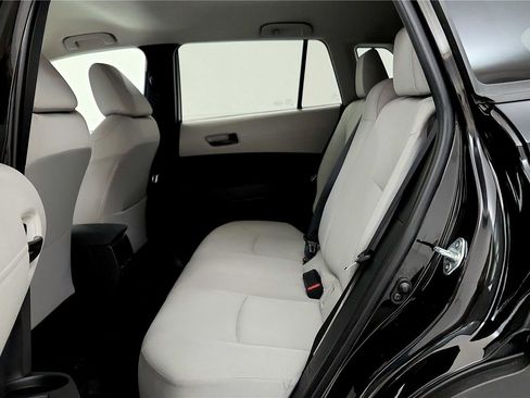 Certified 2023 Toyota Corolla Cross LE image 33