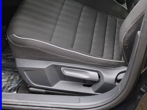 Used 2023 Volkswagen Jetta Sport image 13