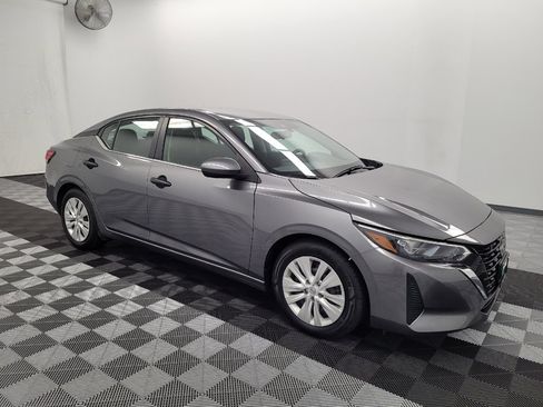 Used 2024 Nissan Sentra S FWD image 11