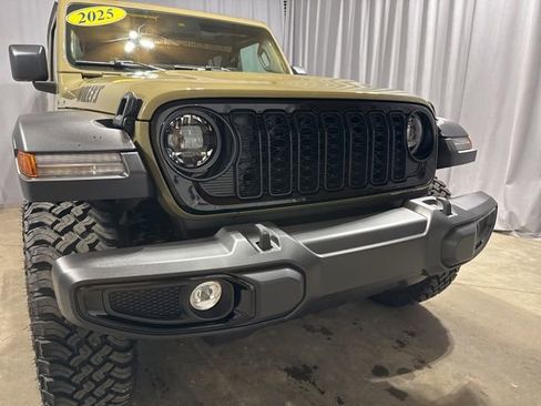 Used 2025 Jeep Wrangler Unlimited Sport AWD/4WD image 17