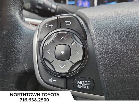 Used 2014 Toyota Camry XLE image 19