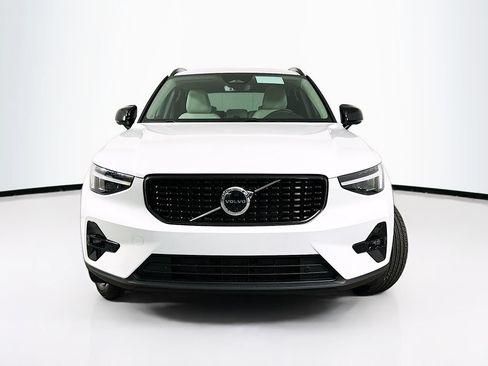 Used 2026 Volvo XC40 B5 Plus w/ Protection Package Premier AWD/4WD image 5