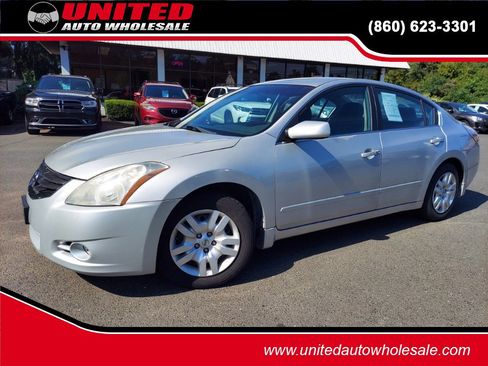 Used 2012 Nissan Altima 2.5 S FWD image 1