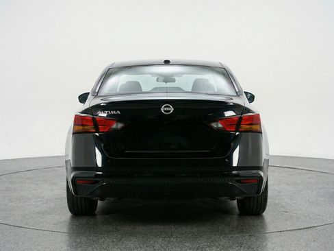 Used 2025 Nissan Altima 2.5 SV FWD image 7