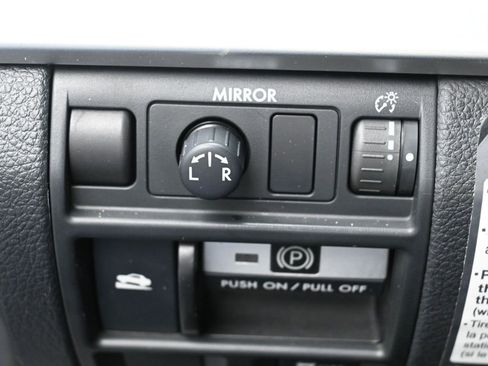 Used 2011 Subaru Outback 2.5i Premium image 14