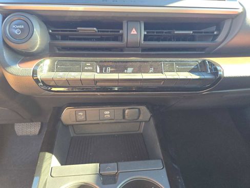 Certified 2023 Toyota Prius Prime SE image 28