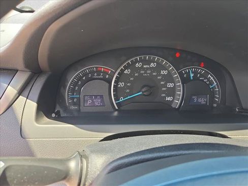Used 2013 Toyota Camry LE FWD image 10
