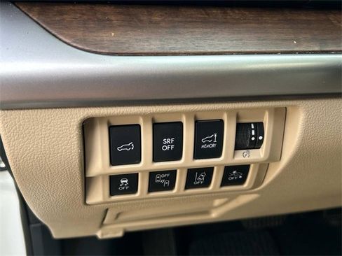 Used 2016 Subaru Outback 3.6R Limited image 22