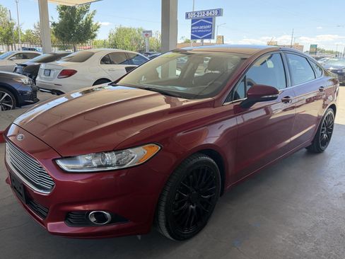 Used 2016 Ford Fusion SE w/ Equipment Group 201A FWD image 3