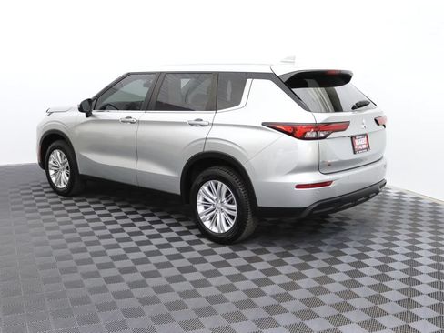Used 2023 Mitsubishi Outlander ES AWD/4WD image 6