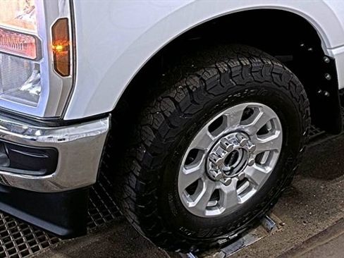 Used 2024 Ford F350 XLT AWD/4WD image 2