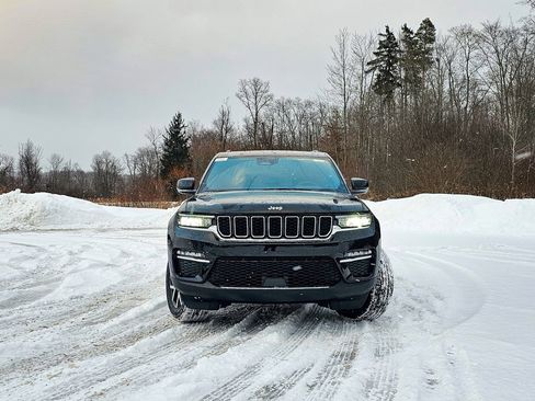 New 2025 Jeep Grand Cherokee Limited image 9