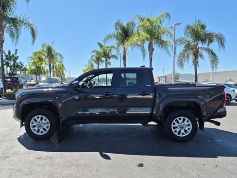 Used 2026 Toyota Tacoma SR5 AWD/4WD image 7
