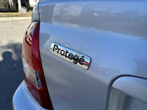 Used 2000 MAZDA Protege LX image 11