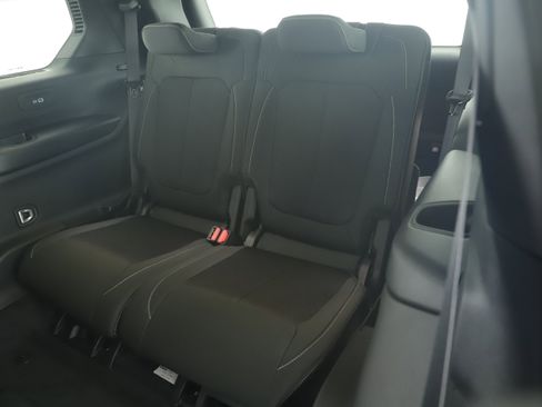 New 2025 Jeep Grand Cherokee L Laredo image 25