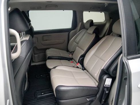 Used 2020 Kia Sedona EX FWD image 24