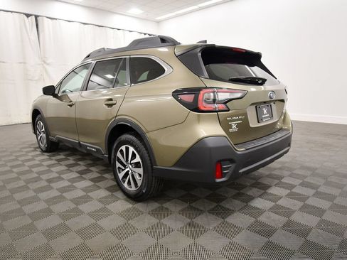 Used 2022 Subaru Outback Premium AWD/4WD image 5