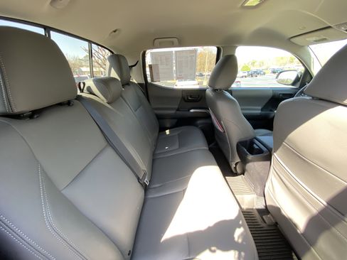 Used 2021 Toyota Tacoma SR5 image 21