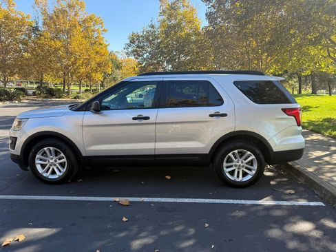 Used 2017 Ford Explorer FWD image 7