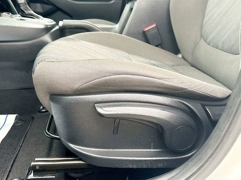 Certified 2022 Kia Seltos LX image 21