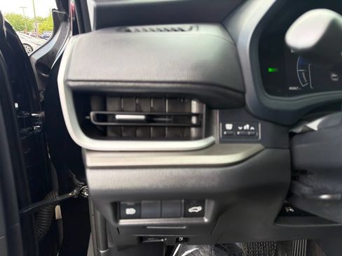 Used 2024 Toyota Grand Highlander AWD Hybrid image 26