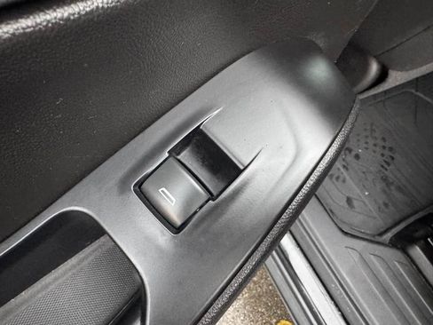 Used 2019 Chevrolet Traverse LT image 41