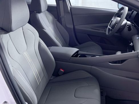 New 2025 Hyundai Elantra Blue image 23