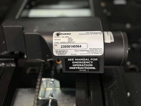 Used 2017 Chrysler Pacifica Limited FWD image 27